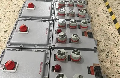防爆配电箱如何配合灯具进行使用吗？